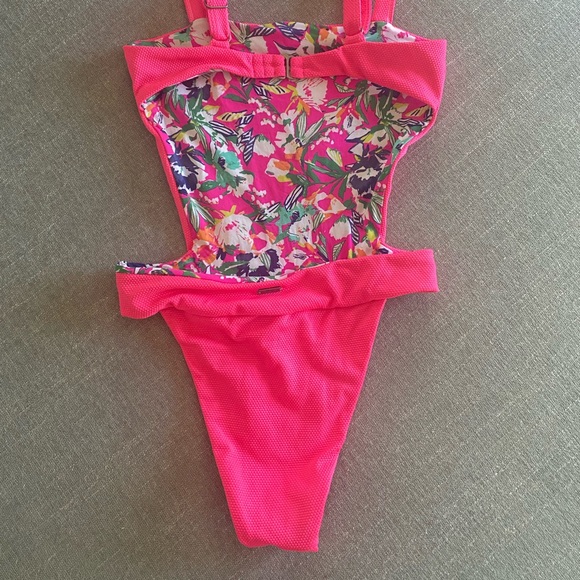 Reversible Maaji Fuchsia Dianthus Alicia Trikini One Piece - Picture 9 of 10